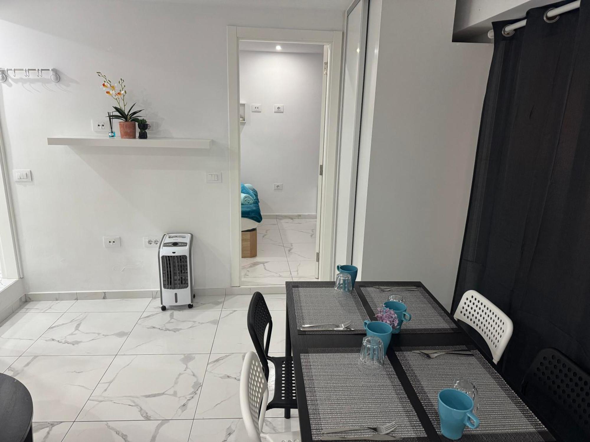 Heart Of Los Cristianos Modern Apartment Close To The Sea In Tenerife Exteriör bild